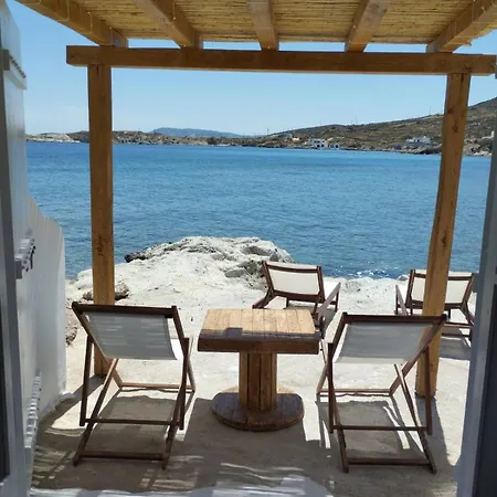 Zacharias Seaside * Kímolos